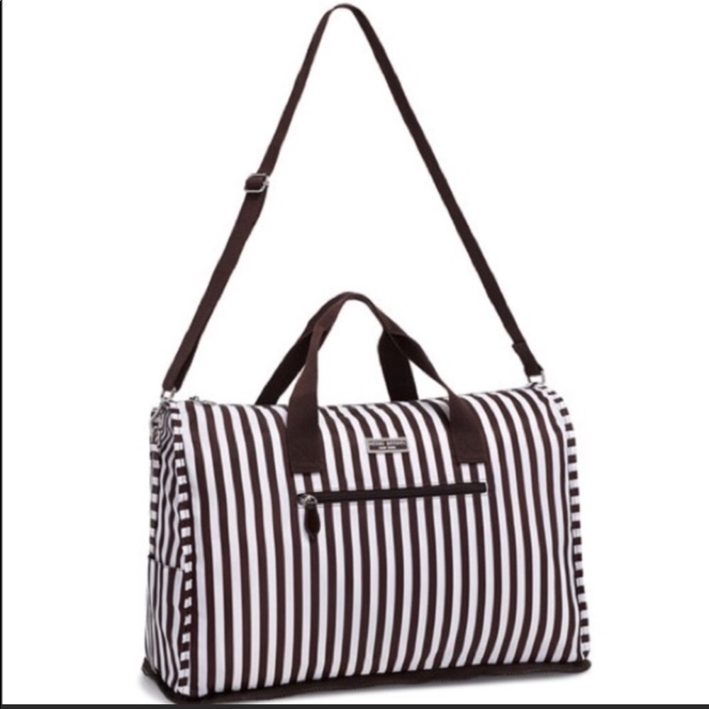 Zip around packable duffle